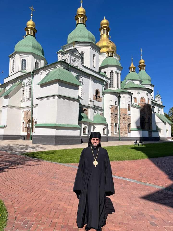 Владика Михаїл Бубній помолився за Україну у Святій Софії Київській