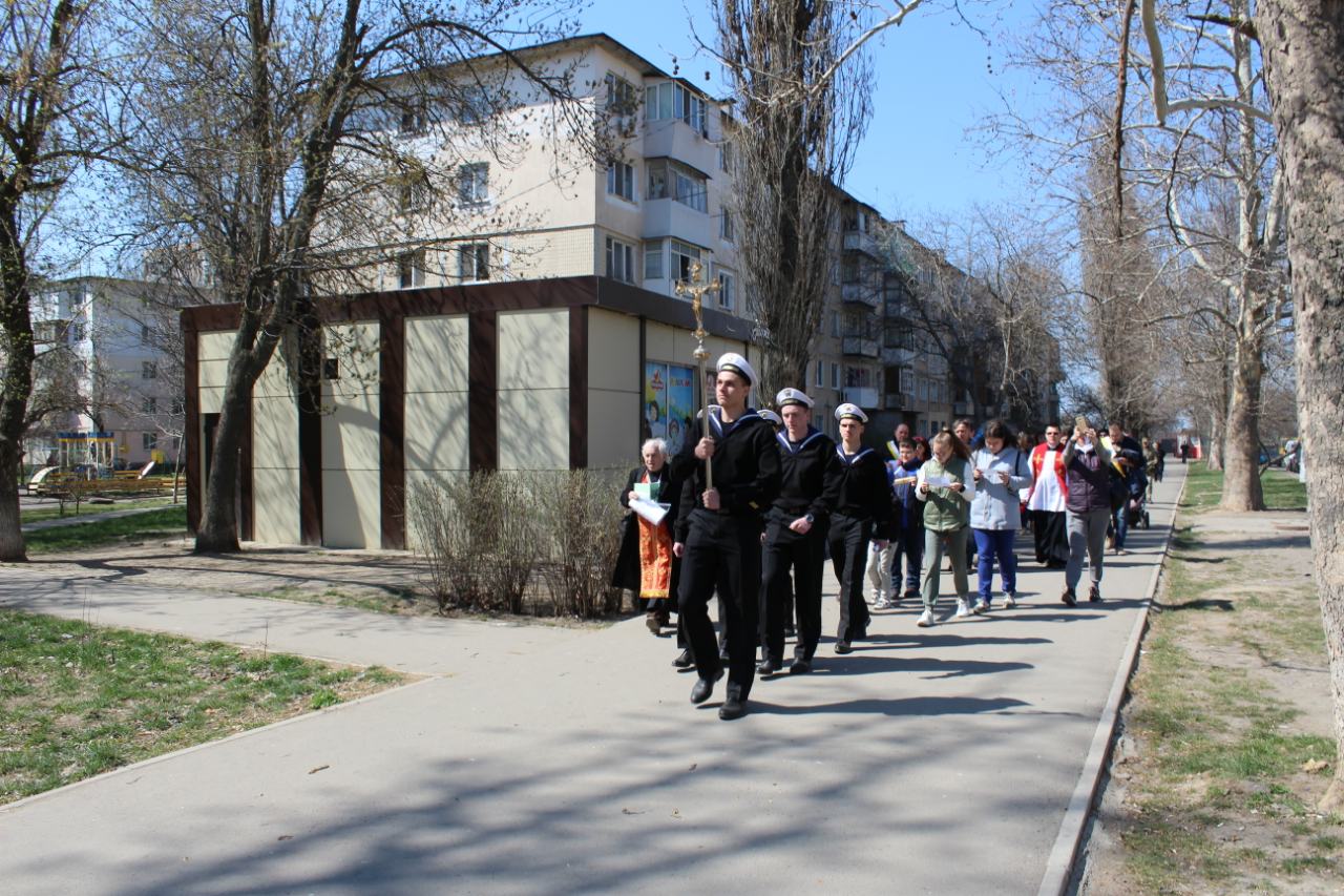 Парафіяни храму Вознесіння Господнього провели Хресний Хід