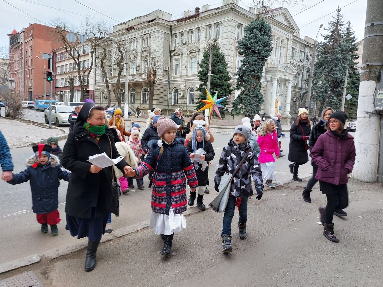 Вулицями Одеси лунала коляда