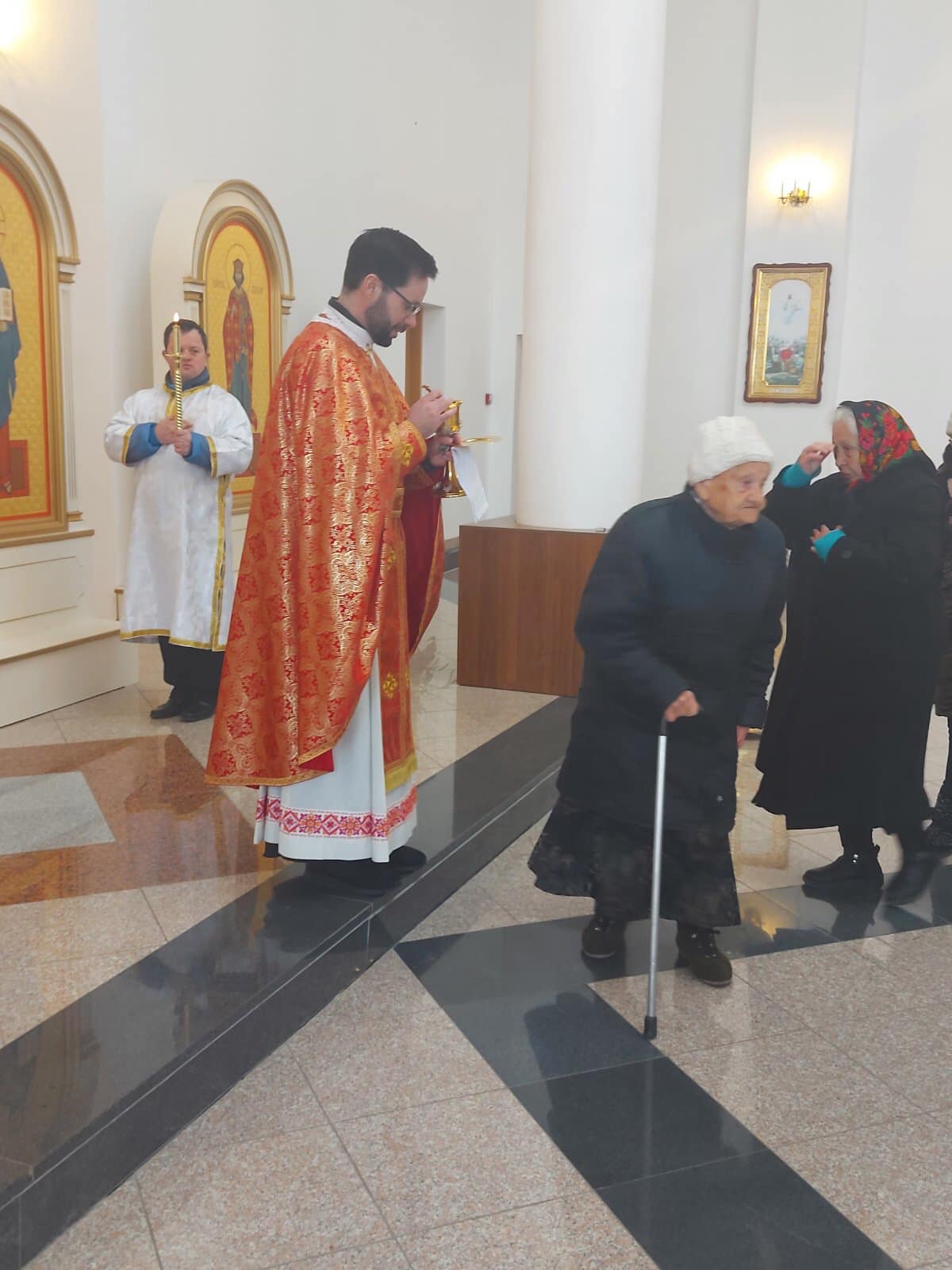 Парафіяльна спільнота Св. Володимира при монастирі ОО. Василіян у Херсоні в особливий спосіб допомагає потребуючим