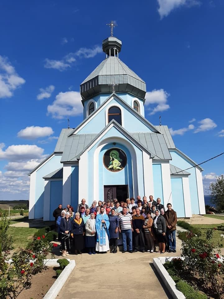 У тимчасово окупованій Зміївці у парафії Різдва Пресвятої Богородиці відсвяткували храмовий празник